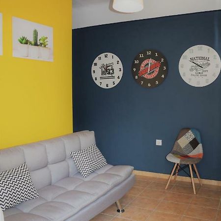 Cozy Apartment In Central Атина Екстериор снимка