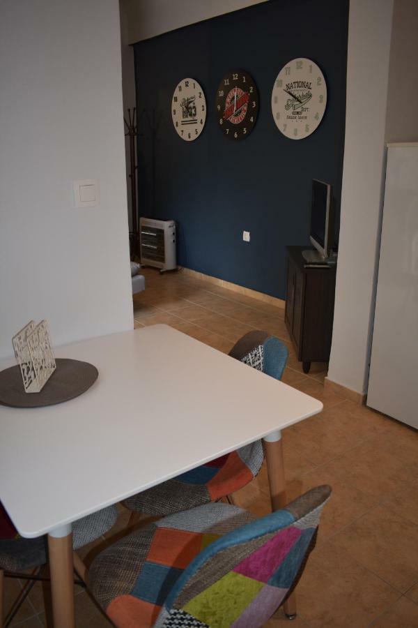 Cozy Apartment In Central Атина Екстериор снимка