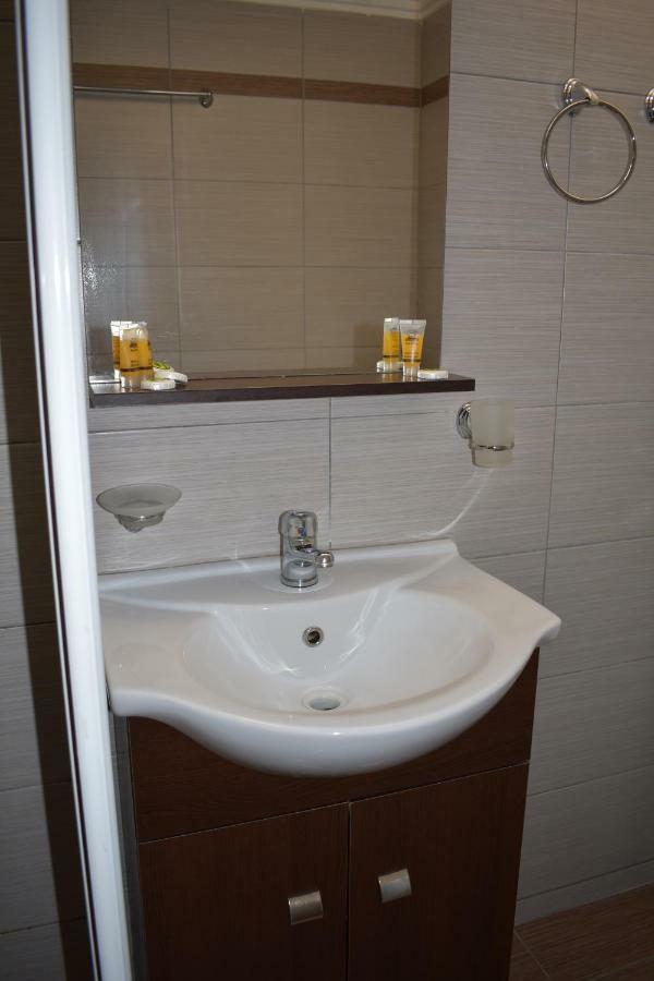 Cozy Apartment In Central Атина Екстериор снимка