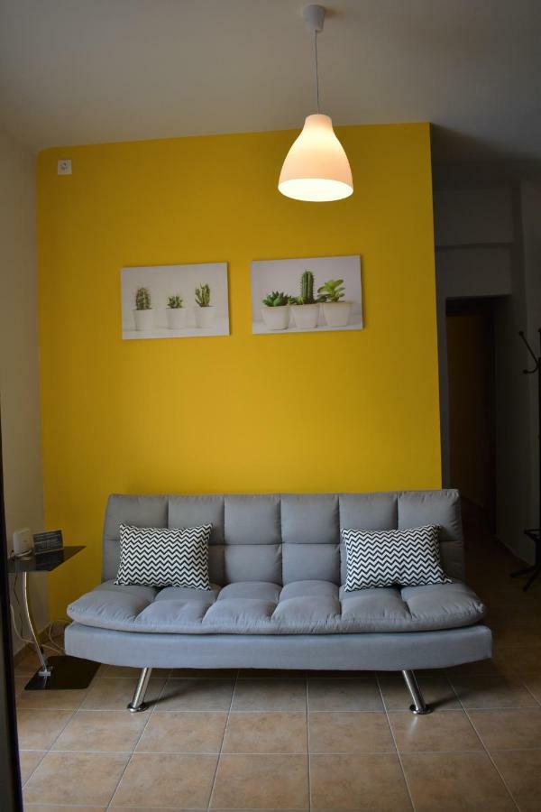 Cozy Apartment In Central Атина Екстериор снимка