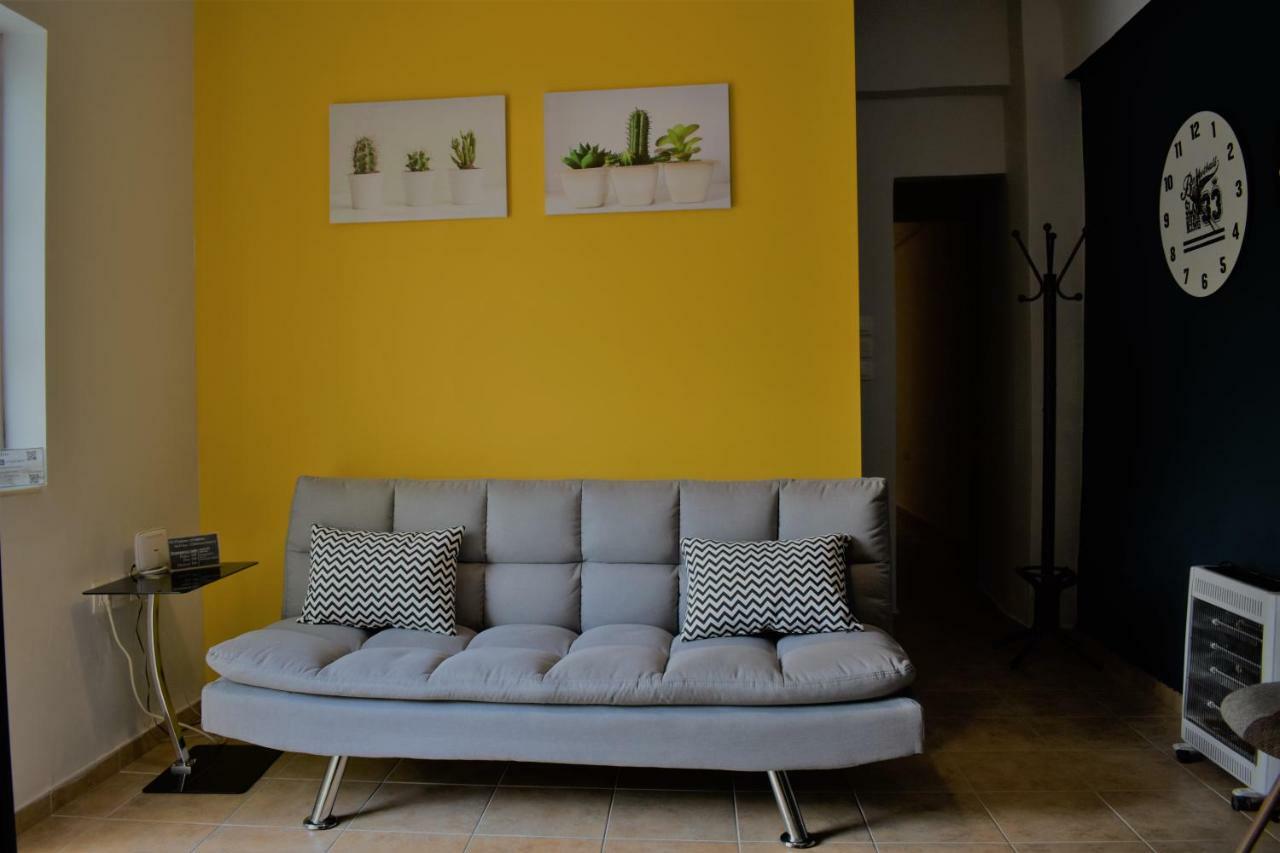Cozy Apartment In Central Атина Екстериор снимка